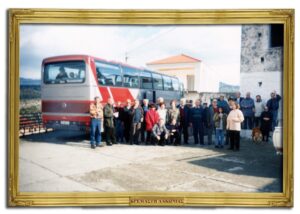 dounias mih028.